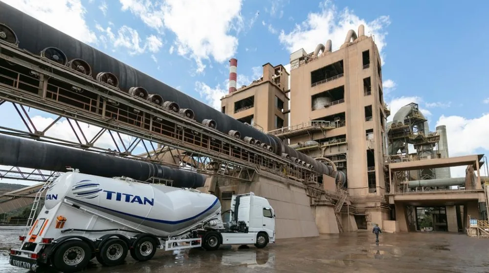 ΤΙΤΑΝ και Carbon Upcycling ενώνουν δυνάμεις για παραγωγή υλικών πιο φιλικών προς το περιβάλλον