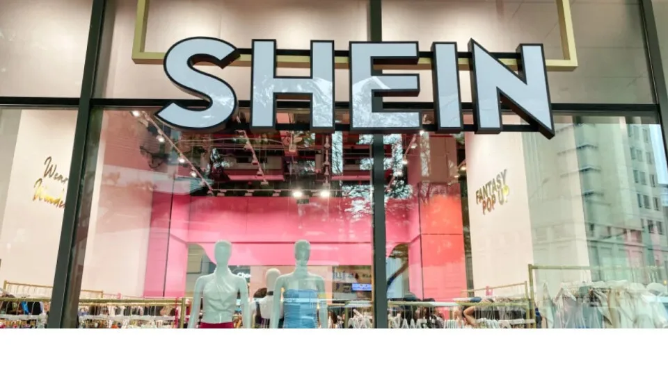 Πυρά καταναλωτών κατά SHEIN για παραπλανητικές τεχνικές στην αγορά