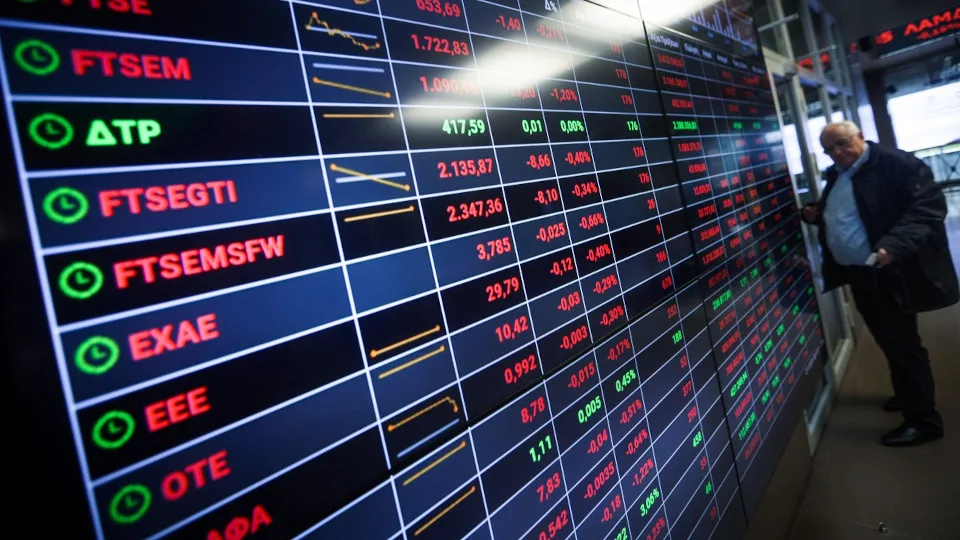 «Στο κόκκινο» τα χρηματιστήρια σε Ευρώπη και Αμερική λόγω της γεωπολιτικής όξυνσης για τη Γροιλανδία