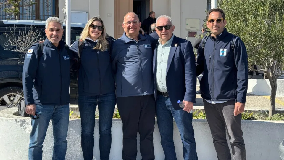 HellasSat: Δωρεάν δορυφορικές υπηρεσίες στη Σαντορίνη για τη στήριξη των αρχών έκτακτης ανάγκης