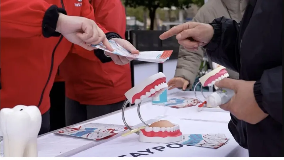 Ε.Ε.Σ.: Δράση Ενημέρωσης για τη στοματική υγεία στην Πλατεία Συντάγματος