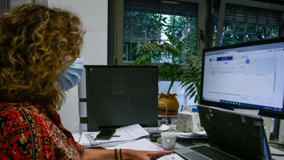 Λήξη υποβολής αιτήσεων για πρόγραμμα απασχόλησης μακροχρόνια ανέργων 45+ ετών στις 28 Μαρτίου