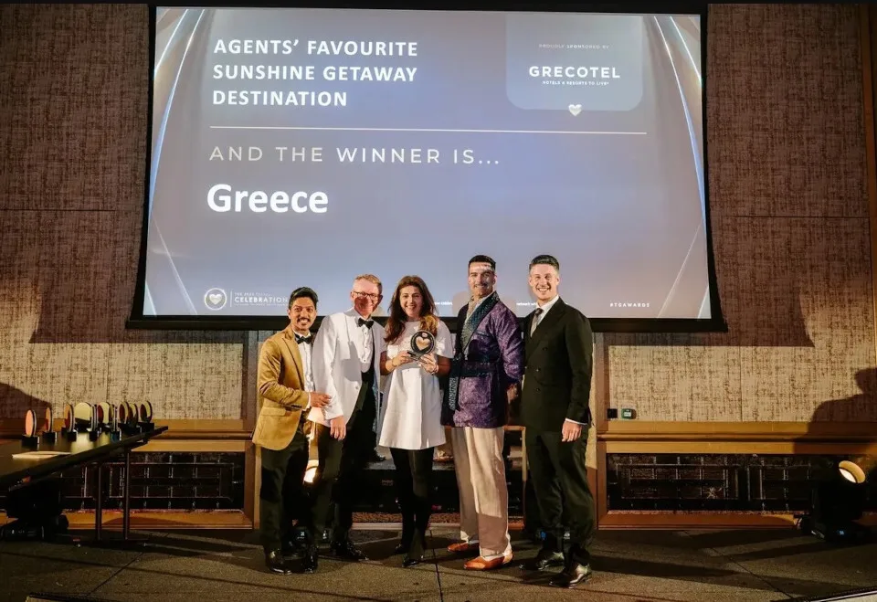 Βρετανία: Η Ελλάδα κατακτά την κορυφή στα βραβεία Travel Gossip ως αγαπημένος ηλιόλουστος προορισμός