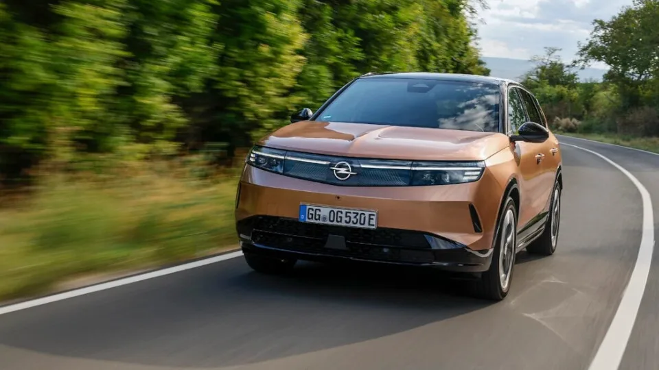 Νέο Opel Grandland Electric & Opel Astra Electric: Σύγχρονα ηλεκτρικά, αποδοτικά αυτοκίνητα