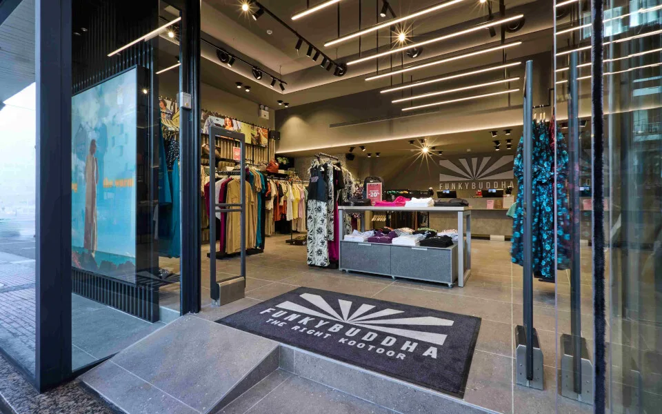 Κατάστημα στον Πειραιά εγκαινιάζει η Funky Buddha