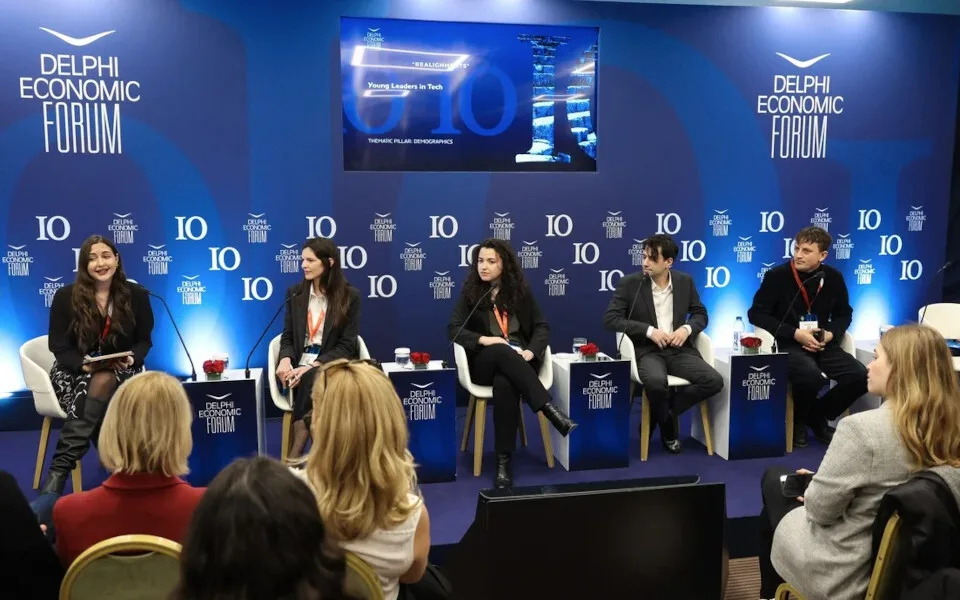 Gen Z & Τεχνολογία: Τι αναφέρουν εκπρόσωποι της νέας γενιάς για τη σχέση τεχνολογίας με επιχειρηματικότητα