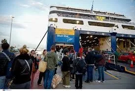 Αυξημένη η κίνηση στα λιμάνια της Αττικής ενόψει της εξόδου του Πάσχα