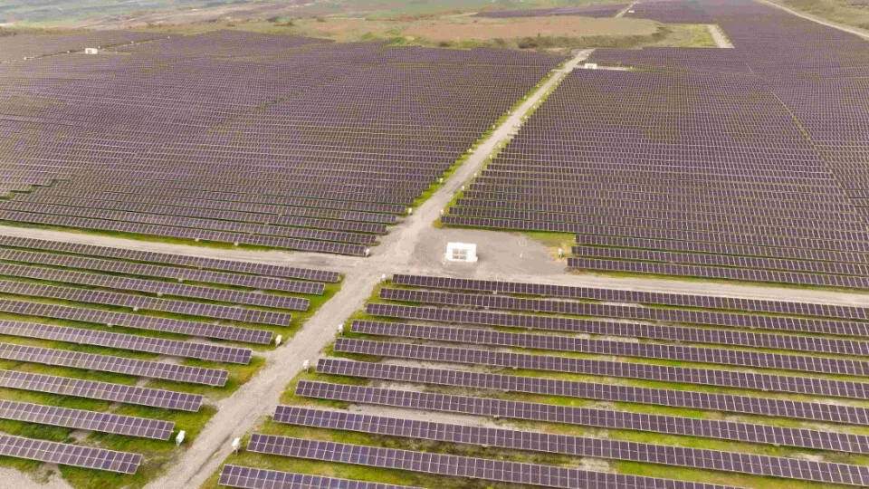 Όμιλος ΔΕΗ: Ξεκινά η Β’ φάση κατασκευής του φωτοβολταϊκού σταθμού 490 MW στη Μεγαλόπολη