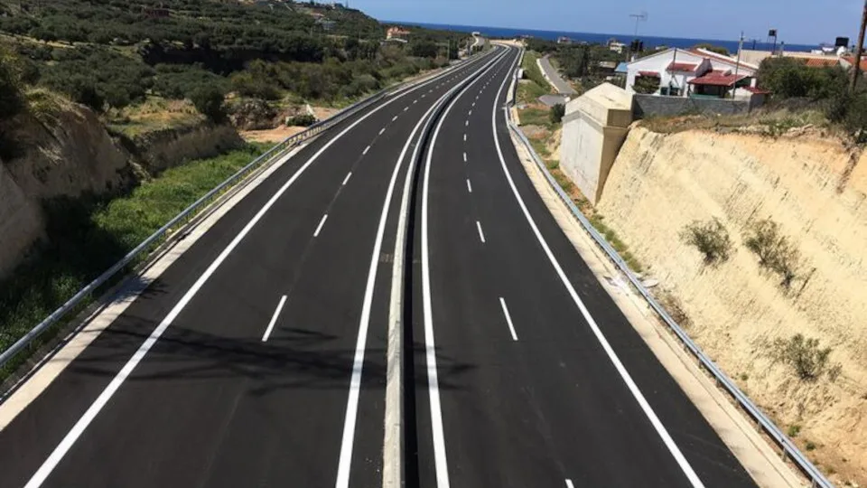 ΓΕΚ ΤΕΡΝΑ: Yπογράφηκε η σύμβαση για το τμήμα Ηρακλείου - Χανιά του ΒΟΑΚ