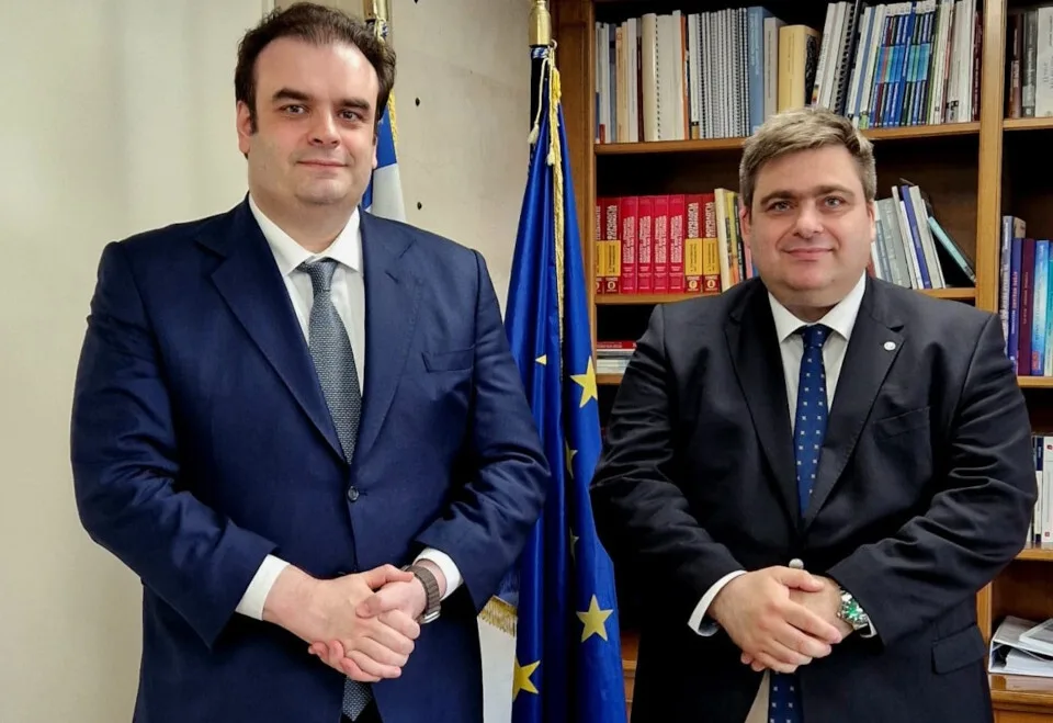 Συνάντηση Πιερρακάκη – ΚΕΕΕ: Στο επίκεντρο η στήριξη της επιχειρηματικότητας