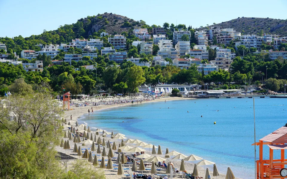 Υποβολή Εκδήλωσης ΕΤΑΔ: 7 επενδυτικά σχήματα ενδιαφέρονται για την εκμίσθωση της «Ακτής Βουλιαγμένης»