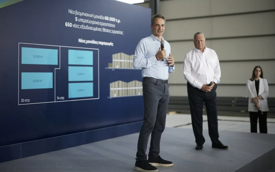 Ο πρωθυπουργός στις εγκαταστάσεις της METLEN στον Βόλο