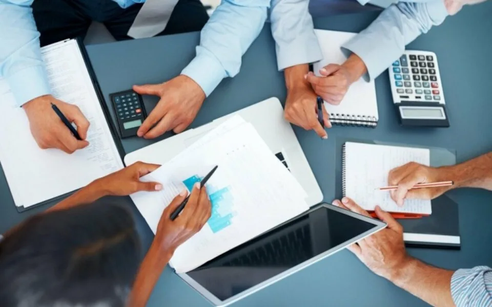 Έρευνα Adecco και LSE: Ανασταλτικός παράγοντας για το 76% των μεγάλων επιχειρήσεων η έλλειψη δεξιοτήτων