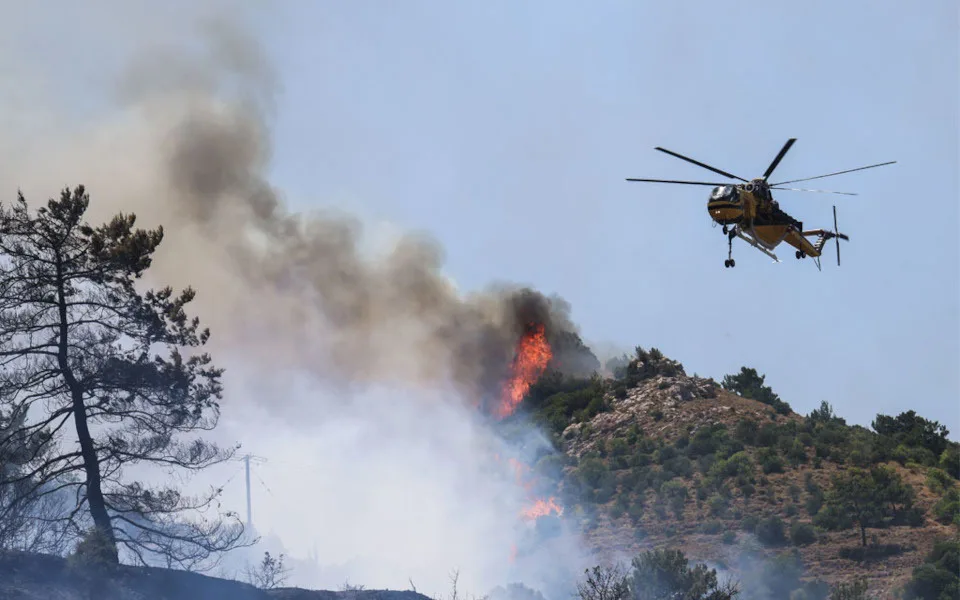 SEAJETS: Με ισχυρές πυροσβεστικές δυνάμεις συνέδραμε την προσπάθεια κατάσβεσης της πυρκαγιάς στη Χίο