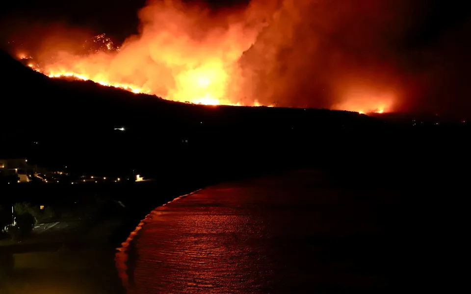 Nova: Δωρεάν υπηρεσίες επικοινωνίας στους συνδρομητές της που πλήττονται από την πυρκαγιά στην Ιεράπετρα