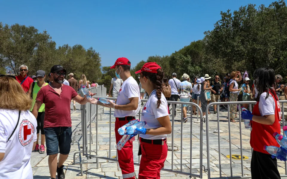 Ε.Ε.Σ: 9+1 απλές οδηγίες για την καταπολέμηση του επικείμενου καύσωνα