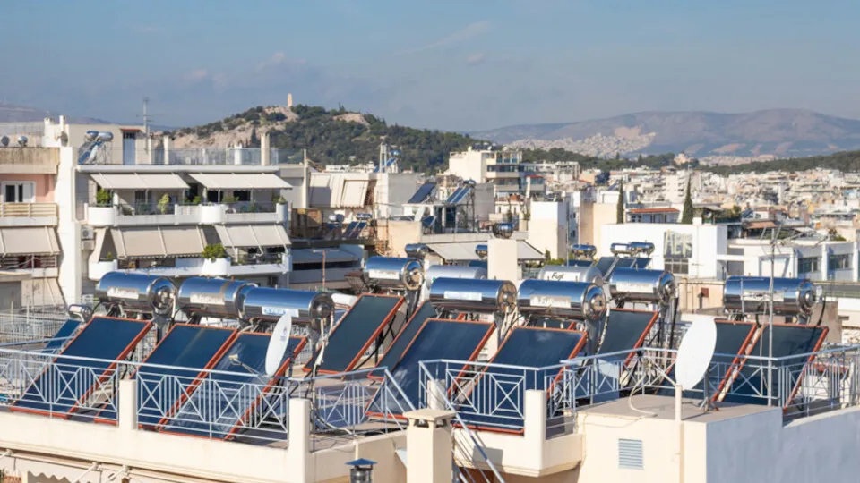 Ένωση Βιομηχανιών Ηλιακής Ενέργειας: Προβληματισμός για τις καθυστερήσεις στο «Αλλάζω Θέρμανση και Θερμοσίφωνα»