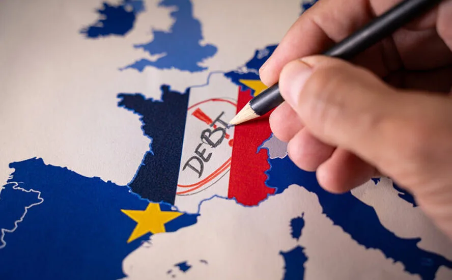 Γαλλική Οικονομία: Είναι το δημόσιο χρέος η «θρυαλλίδα» που θα πυροδοτήσει νέα δημοσιονομική κρίση στην Ευρώπη;