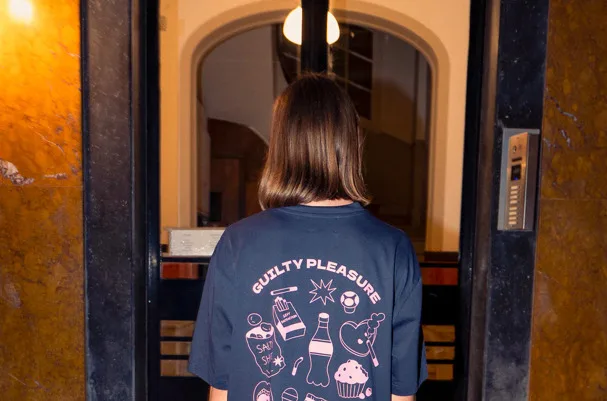 Elli Papadaki: Τα ρούχα του brand που ταιριάζουν στους αθηναϊκούς δρόμους