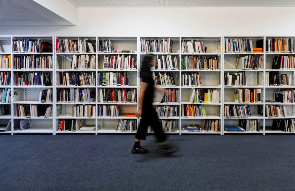 Είναι τα νέα του ΕΜΣΤ (Εθνικού Μουσείου Σύγχρονης Τέχνης) και είναι πολλά