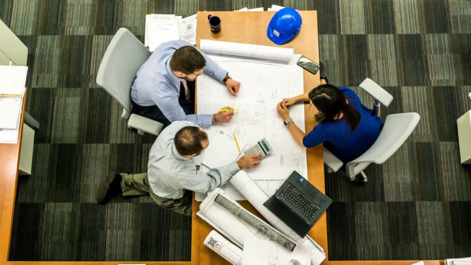 Βιωσιμότητα και ηγεσία στην εποχή της συμμόρφωσης