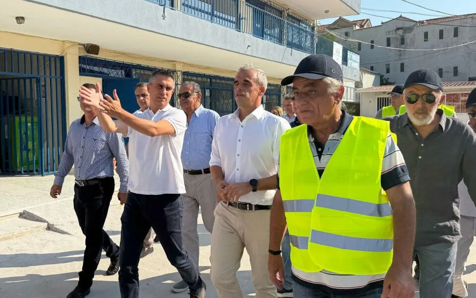 Ο Χ. Δήμας στον χώρο κατασκευής του φράγματιος Τσικνιά και σε υπό εξέλιξη έργα σε σχολεία της Λέσβου