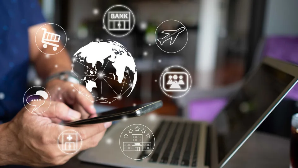 Έρευνα από Experis: Το υψηλό κόστος βασικό εμπόδιο για την υιοθέτηση της ΤΝ από τους οργανισμούς