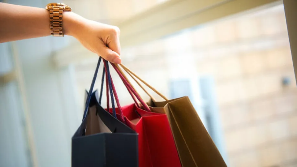 Στα 19,2 δισ. ευρώ ο τζίρος των επιχειρήσεων του λιανικού εμπορίου το 2ο τρίμηνο