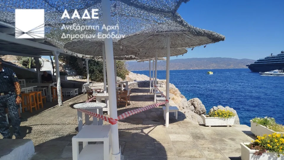 ΑΑΔΕ: Παραποιημένα προϊόντα, λουκέτα και πρόστιμα σε προορισμούς πόλους έλξης τουριστών