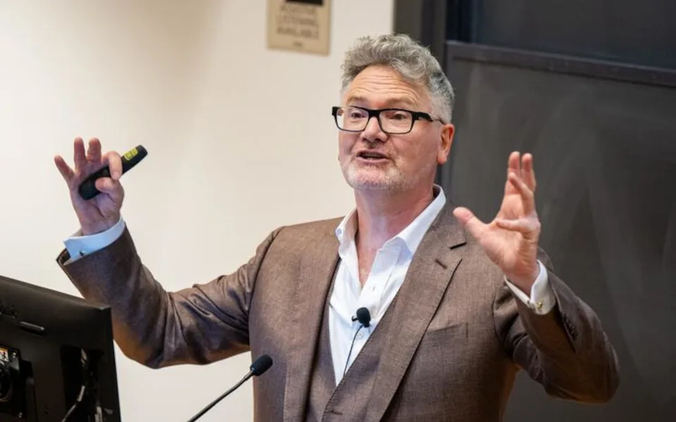 «Πολιτική Οικονομία μιας κατάρρευσης», του Adam Tooze: Ένα βραβευμένο θρίλερ οικονομικής και πολιτικής ιστορίας