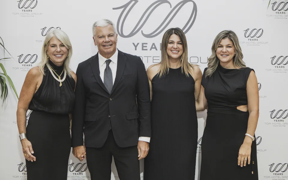 Η TOR Hotel Group της οικογένειας Τορνιβούκα έκλεισε αισίως 100 χρόνια φιλοξενίας και το γιόρτασε