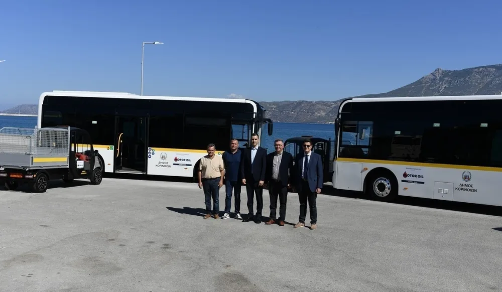 Δωρεά 2 ηλεκτρικών λεωφορείων και 3 ηλεκτρικών οχημάτων στον Δήμο Κορινθίων από το Βαρδινογιάννειο Ίδρυμα και τη Motor Oil