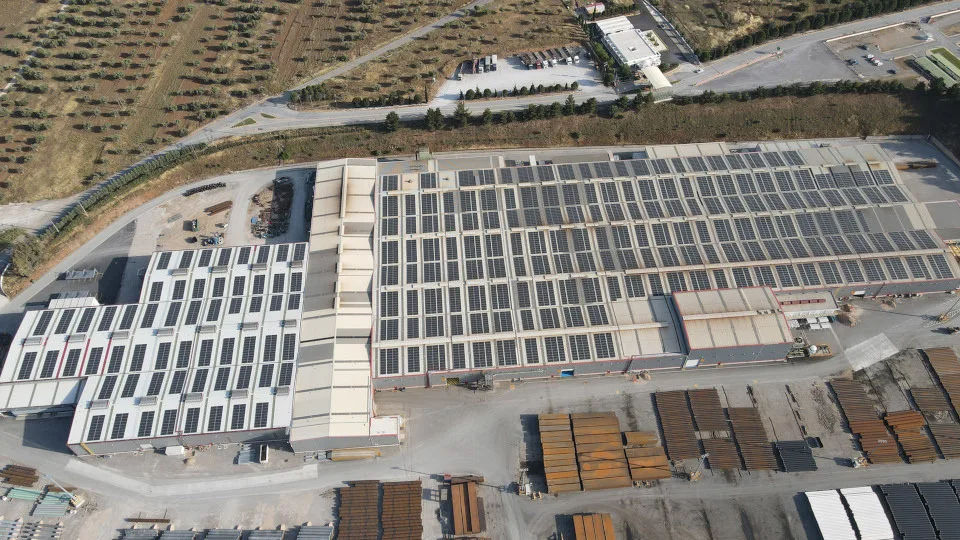 Η Σωληνουργεία Κορίνθου ηλεκτροδοτεί το μεγαλύτερο βιομηχανικό φωτοβολταϊκό στέγης στην Ελλάδα