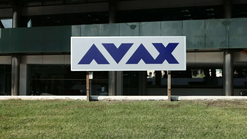 AVAX: Αναμένει πάνω από 120 εκατ. ευρώ EBITDA το 2025 και τζίρο άνω των 800 εκατ. ευρώ