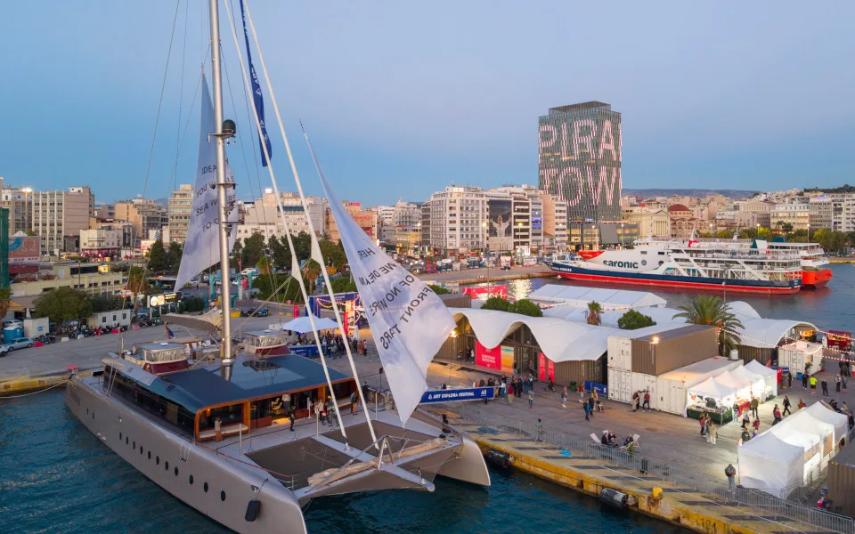 Το Art Explora Festival πραγματοποιεί... απόβαση στον Πύργο του Πειραιά και το λιμάνι