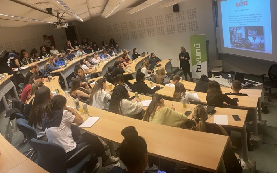 Η Ζυθοποιία Μακεδονίας Θράκης επισκέφτηκε το Deree – The American College of Greece