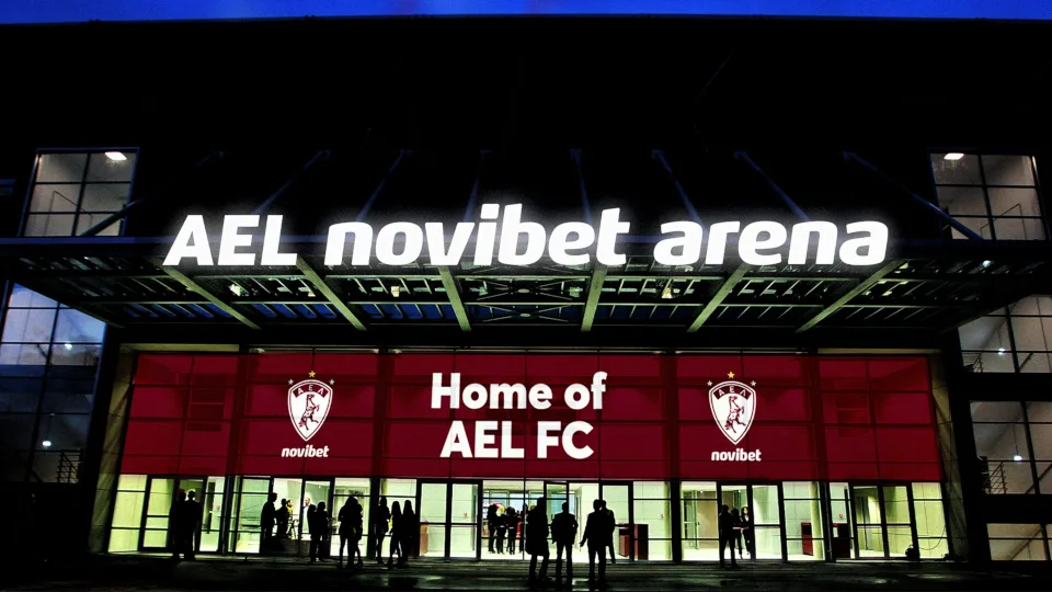 «AEL Novibet Arena» ονομάζεται το γήπεδο στο οποίο αγωνίζεται η ΑΕΛ Novibet