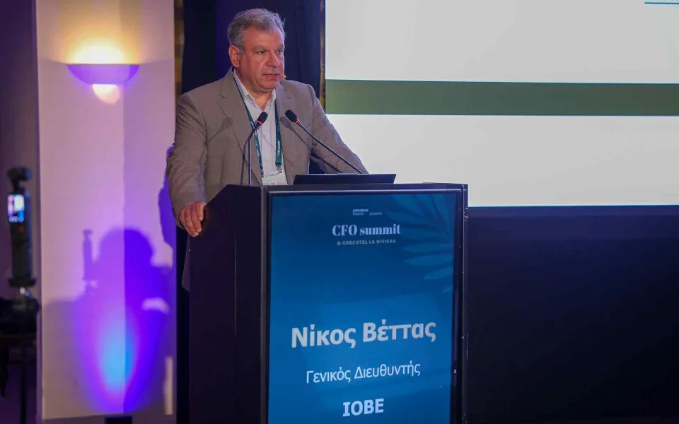 Βέττας, ΙΟΒΕ : «Η ελληνική οικονομία ολοένα και πιο εξωστρεφής, σε τροχιά σταθερότητας και μετασχηματισμού»