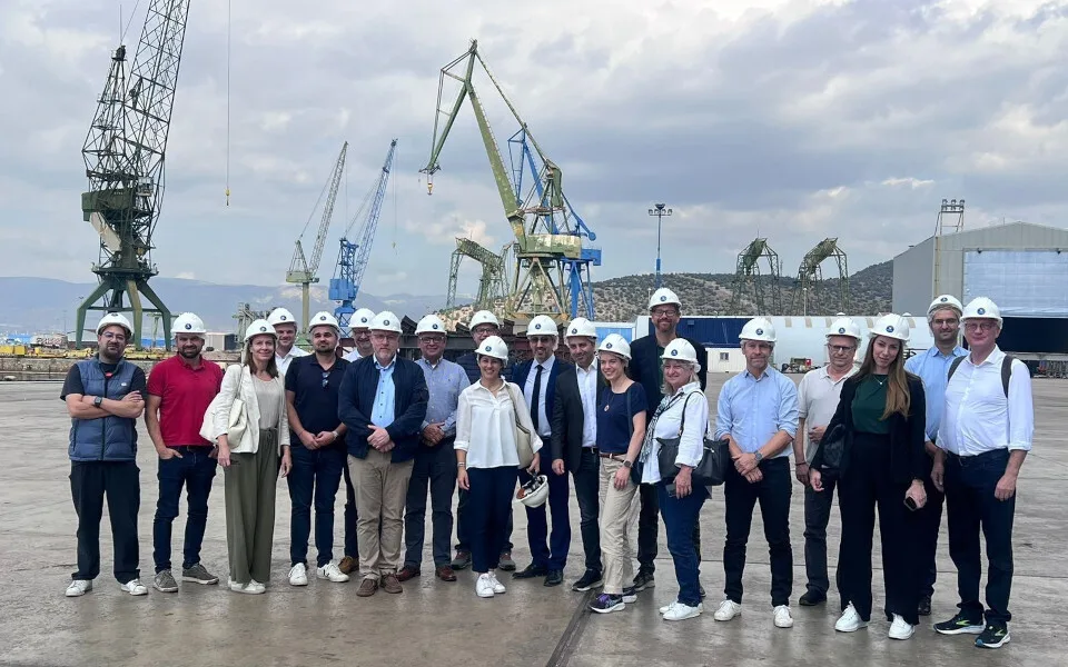 Στα Ναυπηγεία Σκαραμαγκά και τον Οργανισμό Λιμένος Ελευσίνας έντεκα γερμανικές ναυτιλιακές εταιρείες
