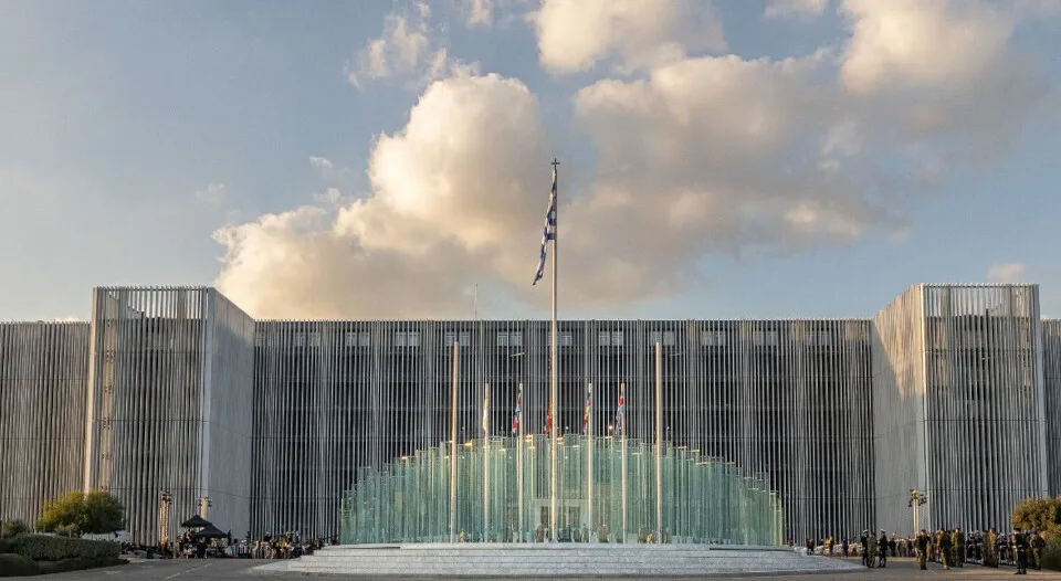 Νέα βιοκλιματική πρόσοψη στο Υπουργείο Εθνικής Άμυνας παρέδωσε η METLEN - Τι δήλωσαν Μητσοτάκης, Δένδιας, Μυτιληναίος