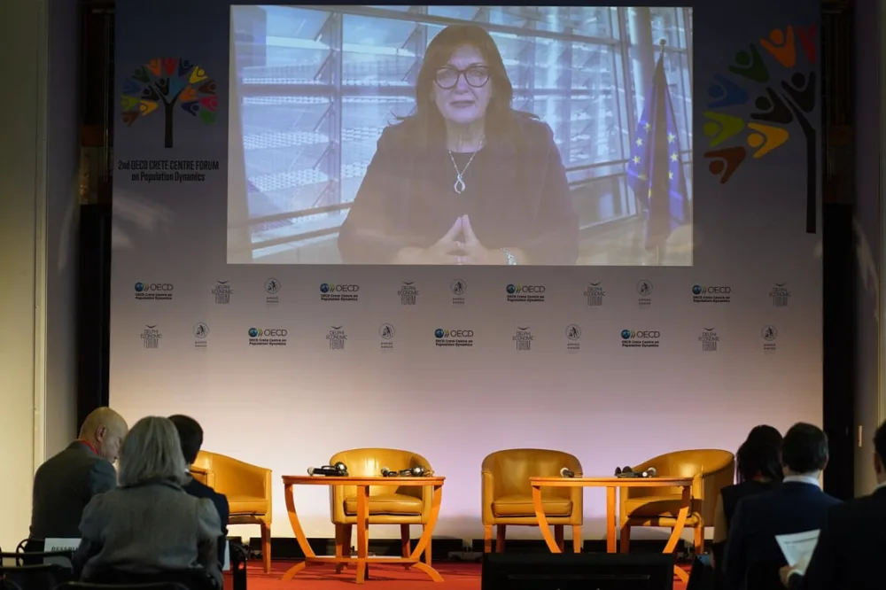 Ε.Ε: Νέο σχέδιο για την κατοικία και νομική πρωτοβουλία για τις βραχυχρόνιες μισθώσεις