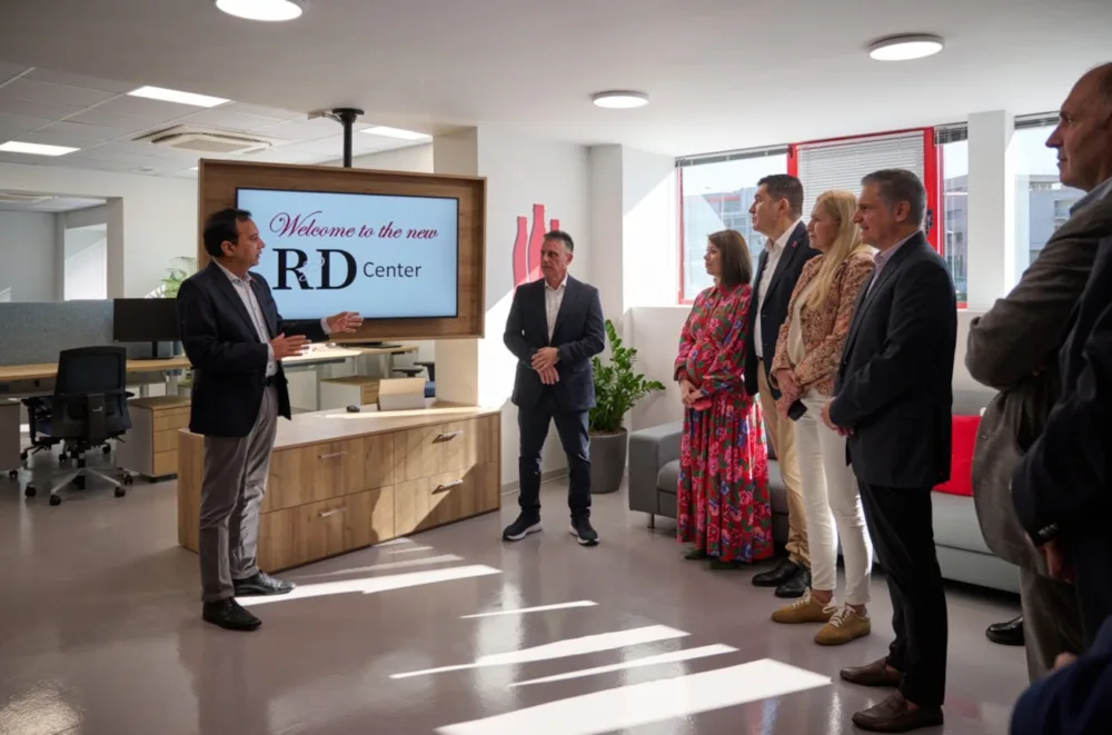 Coca-Cola HBC: Επένδυση 350.000 ευρώ στο Κέντρο Έρευνας και Ανάπτυξης στην Ελλάδα