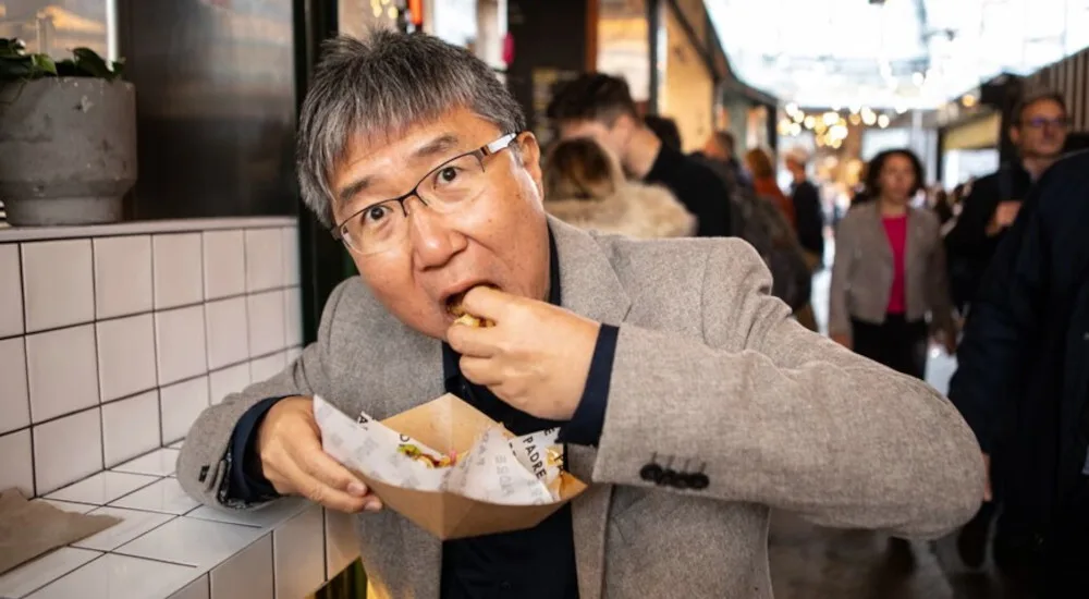 Κι όμως, η οικονομία μπορεί να είναι ενδιαφέρουσα και νόστιμη αντί για βαρετή, άνοστη και... δύσπεπτη