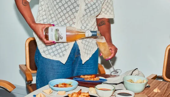 Αφρώδες Τσάι: Μια νέα πολυτέλεια με φυσαλίδες χωρίς το αλκοόλ