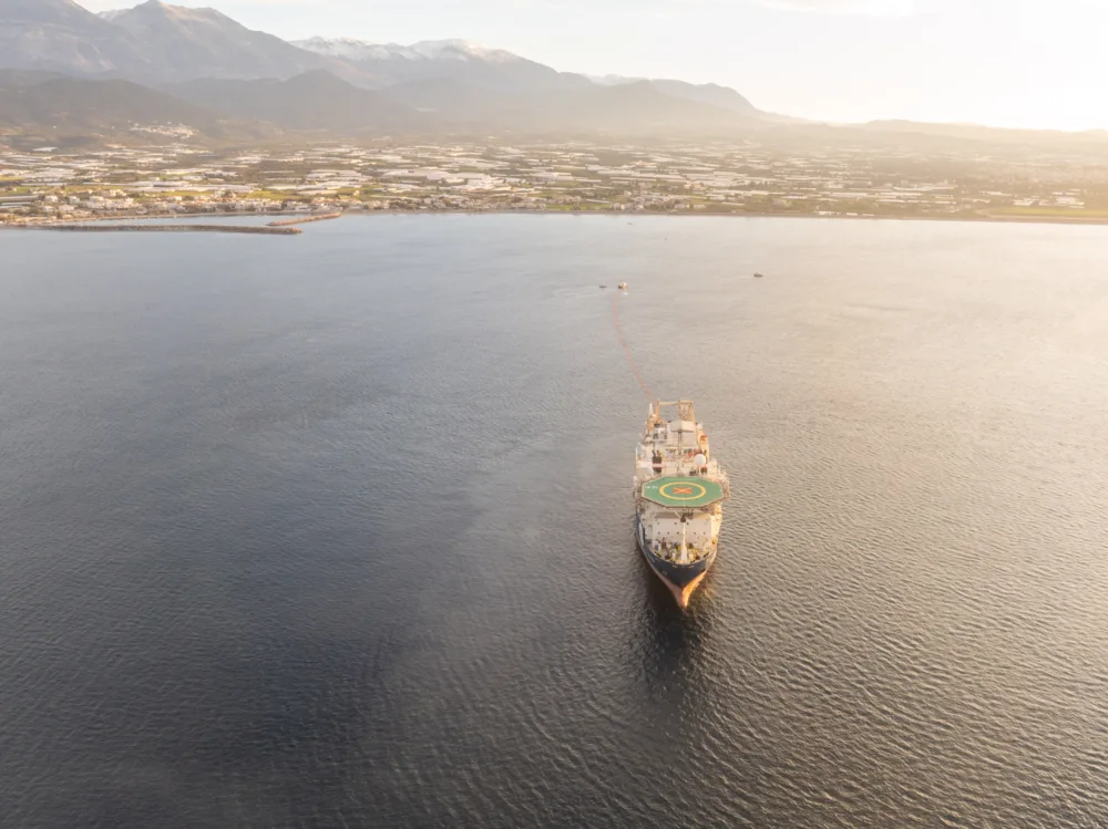 Ολοκληρώθηκε η κατασκευή του κυρίως τμήματος του μεγαλύτερου υποθαλάσσιου καλωδίου οπτικών ινών στον κόσμο