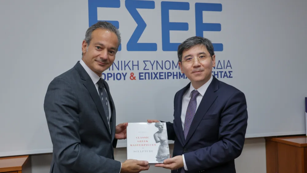 Στ. Καφούνης στη συνάντηση με τον Πρέσβη του Ουζμπεκιστάν: Ευκαιρίες για ελληνικές επιχειρήσεις στο Ουζμπεκιστάν