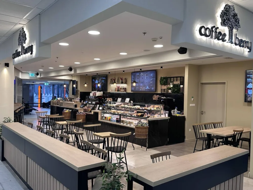 Η Coffee Berry εγκαινίασε το νέο της κατάστημα στο Αεροδρόμιο της Βουδαπέστης