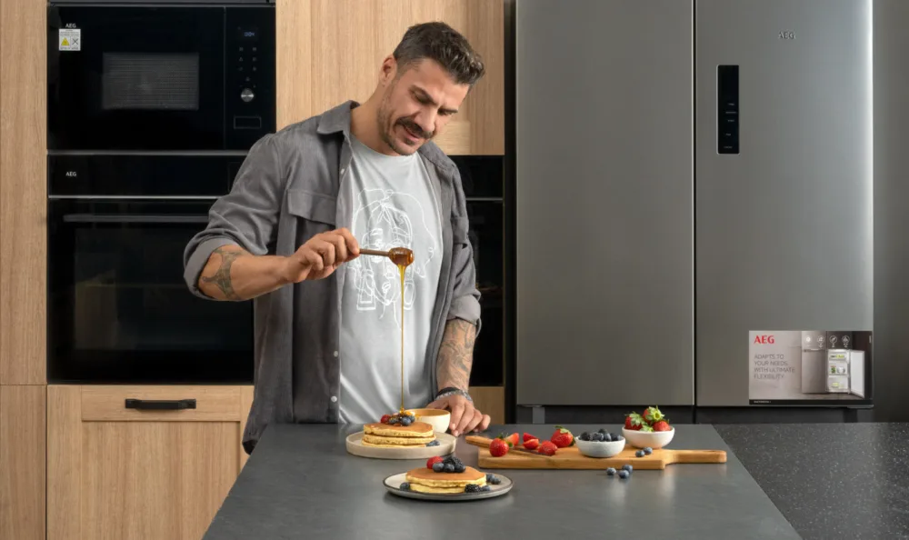 Ο Άκης Πετρετζίκης είναι ο νέος Chef Ambassador της AEG