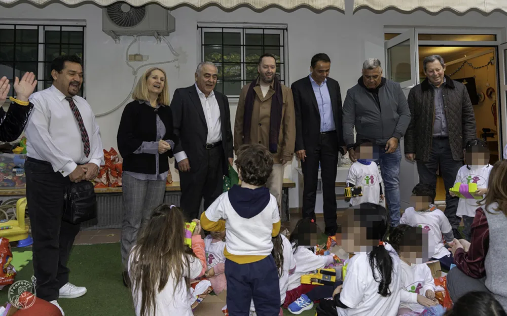 Το Επαγγελματικό Επιμελητήριο Αθηνών έδωσε το παρών σε κοινωνικές δομές, μεταφέροντας το χριστουγεννιάτικο μήνυμα της αλληλεγγύης