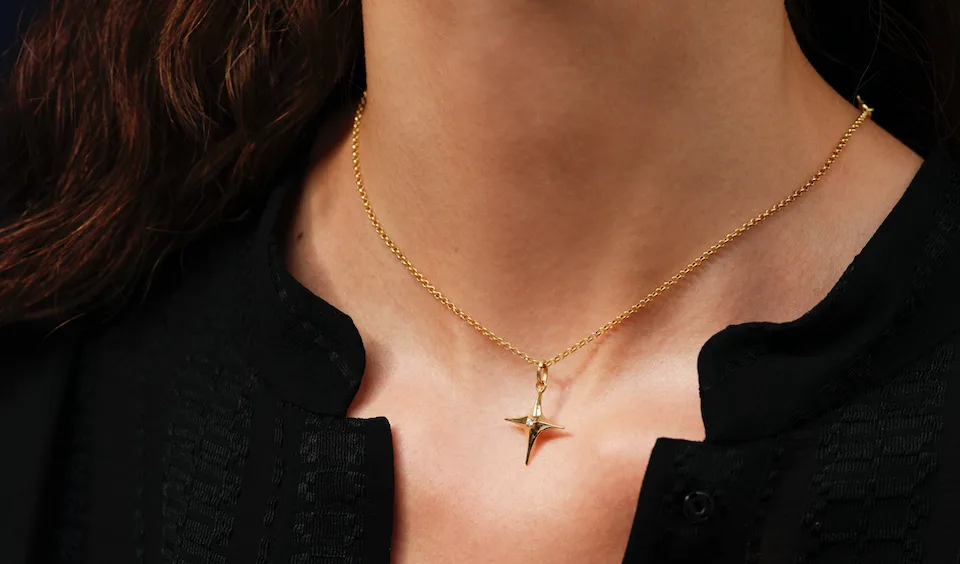 Τα κομψά γούρια των Ελλήνων δημιουργών για το 2026